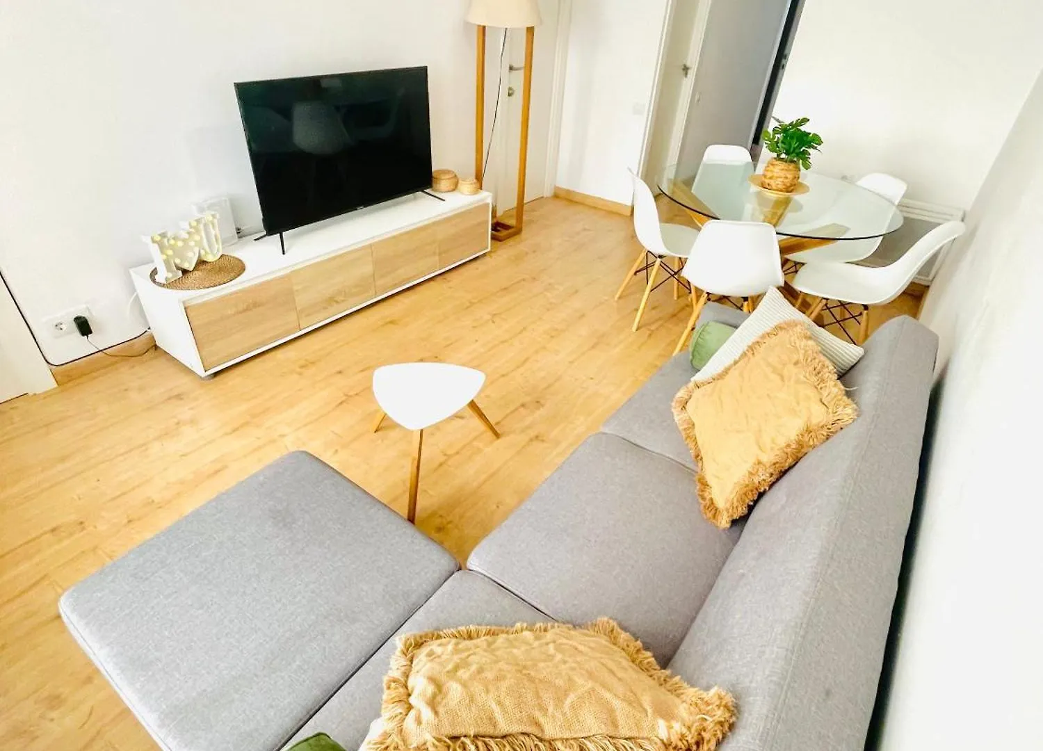 Apartamento Atico Con Terraza En El Centro De Tarragona España