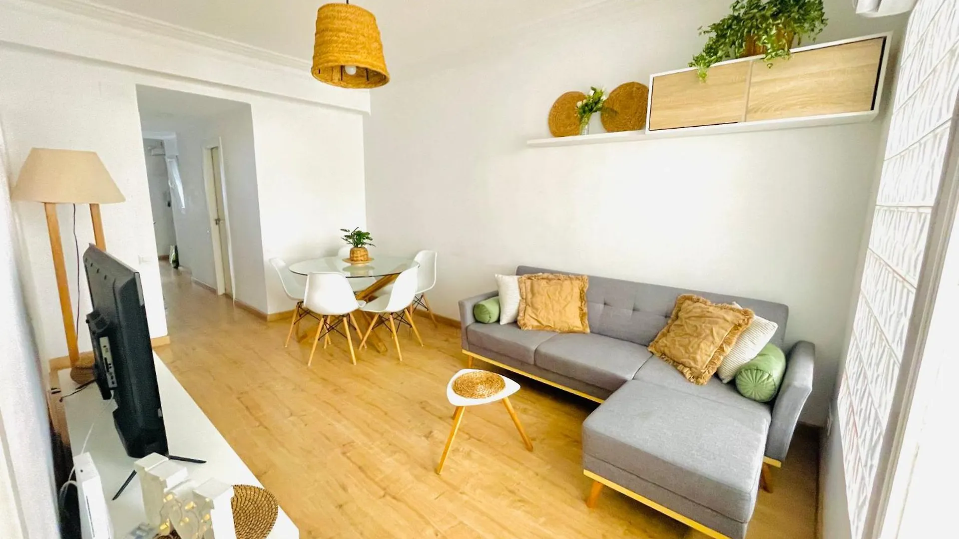 Apartamento Atico Con Terraza En El Centro De Tarragona España