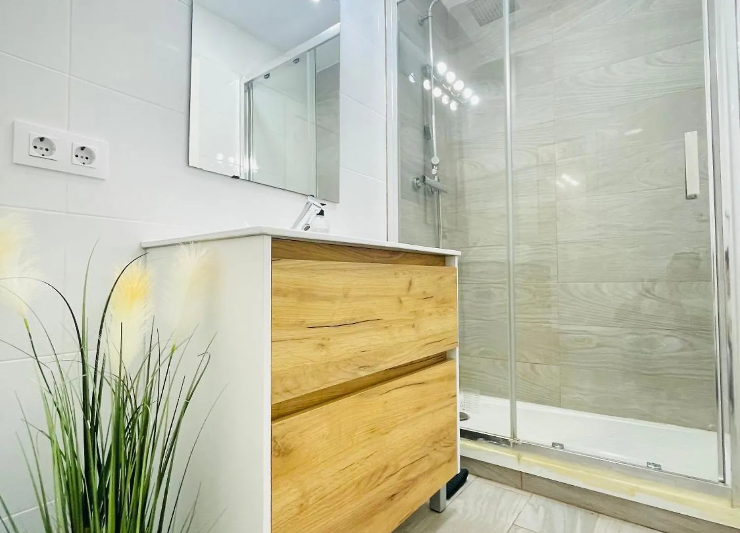 Apartamento Atico Con Terraza En El Centro De Tarragona España